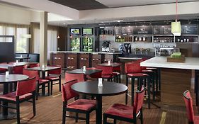 Courtyard By Marriott Columbus